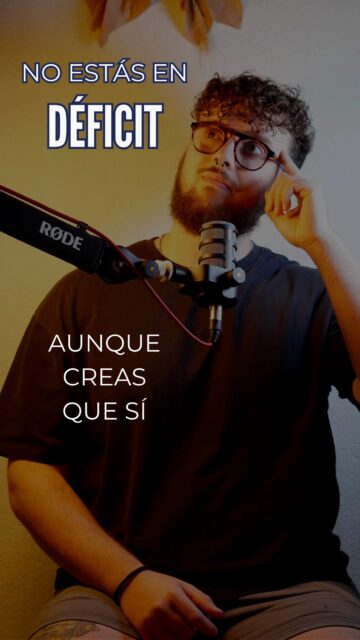 No estás en déficit.

Estás compensando.

Entre semana lo haces bien,
pero no lo suficiente como para generar un déficit real.

El cuerpo no entiende días sueltos.

Entiende el total.

#nutriciondeportiva
#perdidadegrasa
#powerlifting
#rendimiento
#balanceenergetico